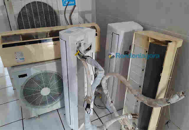 Bando é flagrado com cinco centrais de ar roubados de escola na Capital