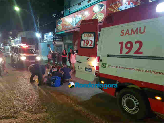 Colisão entre motos em cruzamento deixa passageira lesionada