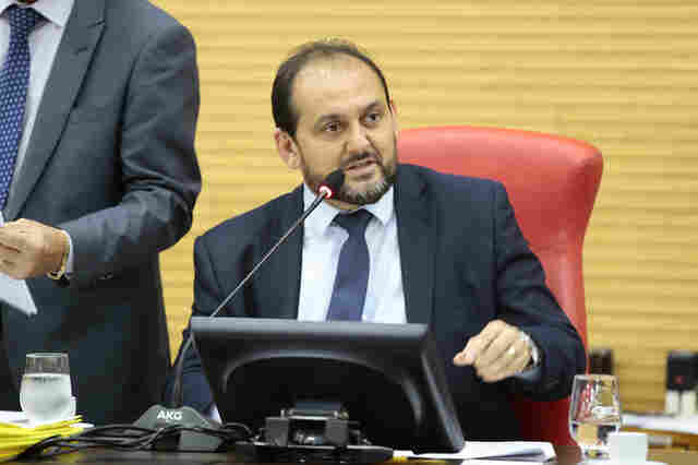 Presidente da Assembleia denuncia descaso da Energisa com Seringueiras