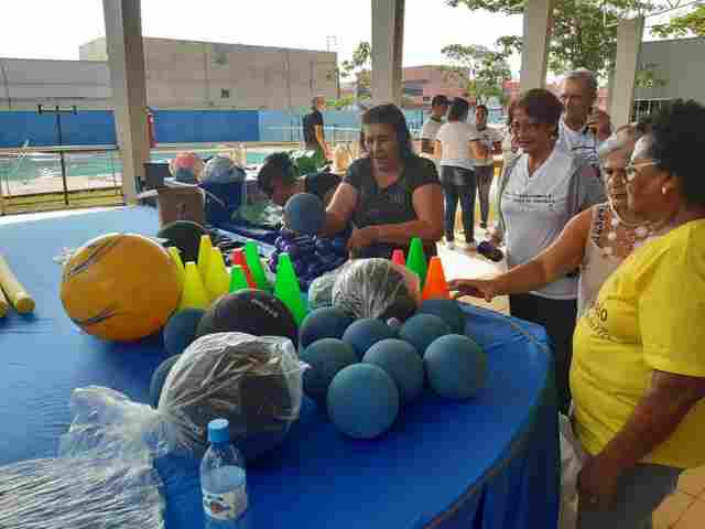 Semes entrega material para o Centro de Convivência do Idoso
