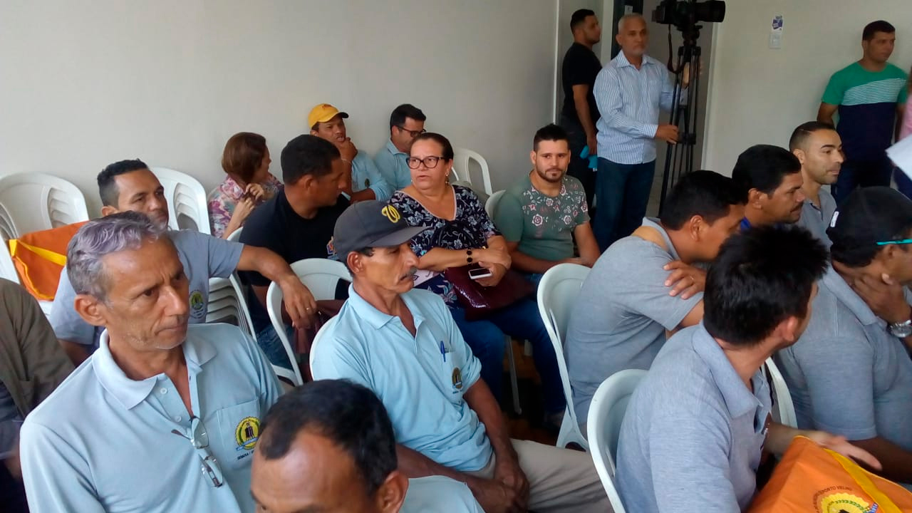 Ellis Regina destaca mobilização de servidores durante entrega de uniformes  a agentes de combate a endemias - Geral - Rondoniagora.com - As notícias de  Rondônia e Região