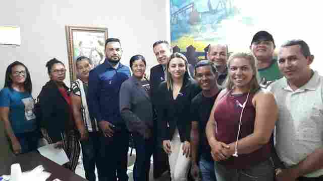 Vereador Edésio Fernandes aprova lei criando o Dia do Presidente de Bairro