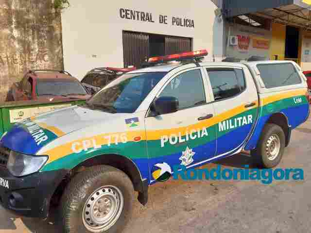 Apenado oferece propina a agente e é preso