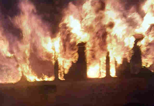 Vídeos: Criminosos incendeiam ônibus em Porto Velho