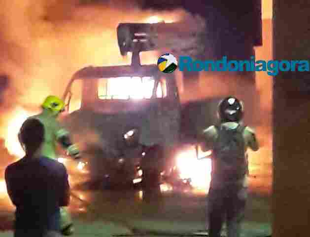 Vídeo: Servidores da Emdur foram abordados por 9 criminosos antes de incêndio