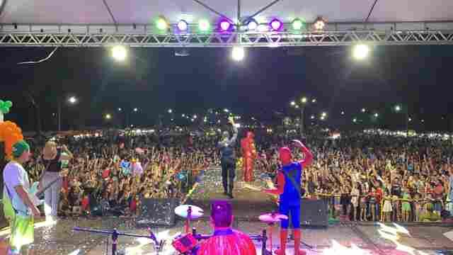 Dia das Crianças Prefeitura reúne 80 mil pessoas no Parque de Exposição