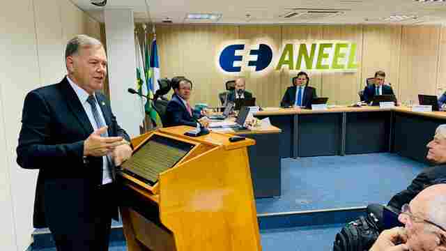 Mosquini comemora indeferimento do reajuste da Energisa na Aneel