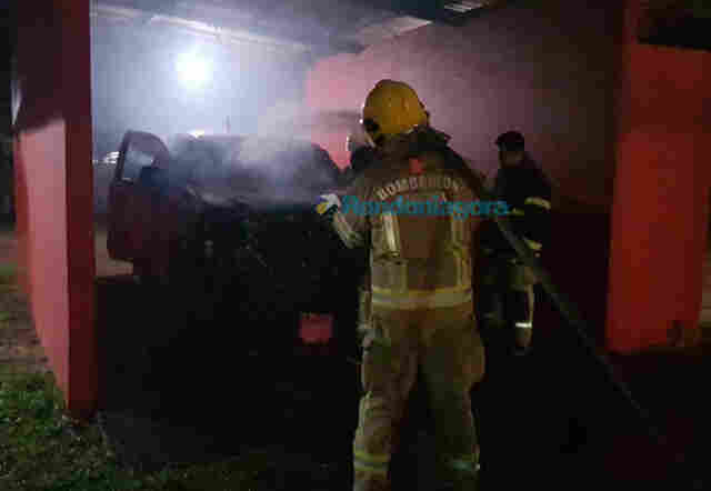 Vídeo: Criminosos invadem quartel e incendeiam viatura do Corpo de Bombeiros em Porto Velho