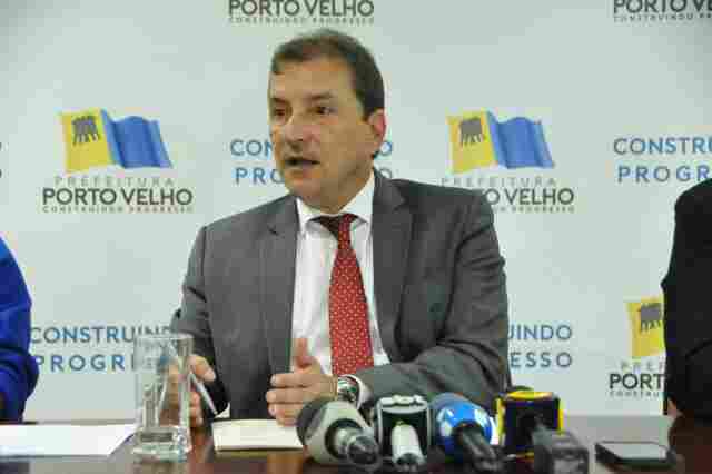 Prefeito Hildon Chaves consegue fim de obras embargadas em todo Brasil