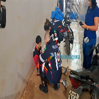 Homem pede socorro na Central de Flagrantes após ser baleado com dois tiros