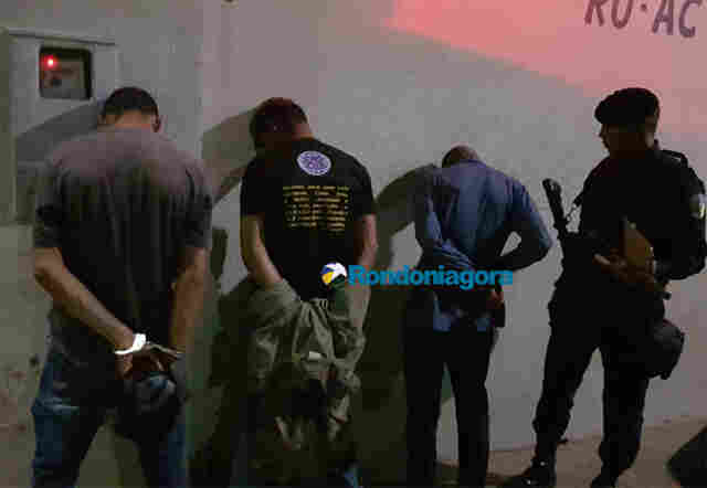 Polícia liberta reféns e prende bandidos durante tentativa de roubo