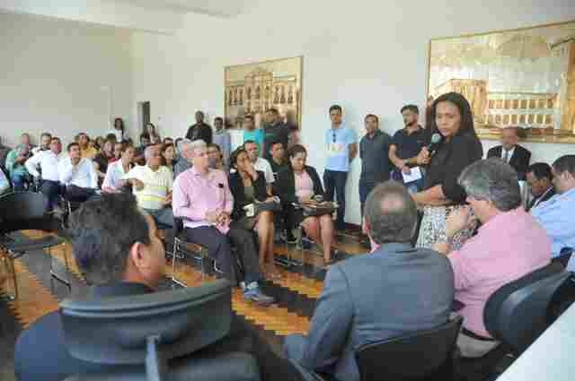 Joelna Holder participa de reunião na Prefeitura com membros de comunidades para debater problemas de Porto Velho