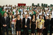 No Paraguai, Mosquini se rene com milhares de estudantes brasileiros de Medicina na defesa do Revalida 