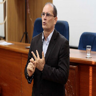 Ex-governador exige apuração de áudios envolvendo delegado; jornalistas disponibilizam conversas