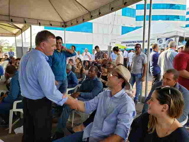 Bancada entrega 321 máquinas e equipamentos ao Governo de Rondônia