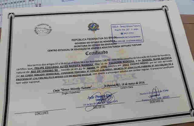 Polícia acaba com bando que vendia certificados de ensino médio falsos