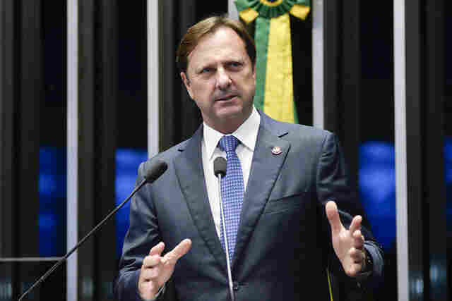 Acir Gurgacz comemora licitação de trecho da BR-319