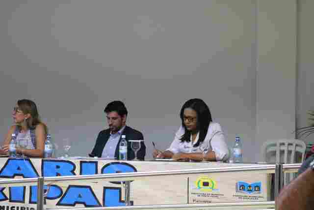 Vereadora Joelna Holder participa do II Seminário para profissionais da educação