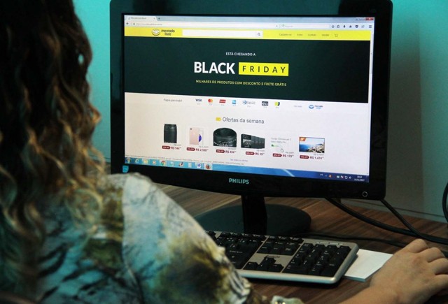 Procon monitora preços de produtos para a Black Friday e faz recomendações ao consumidor