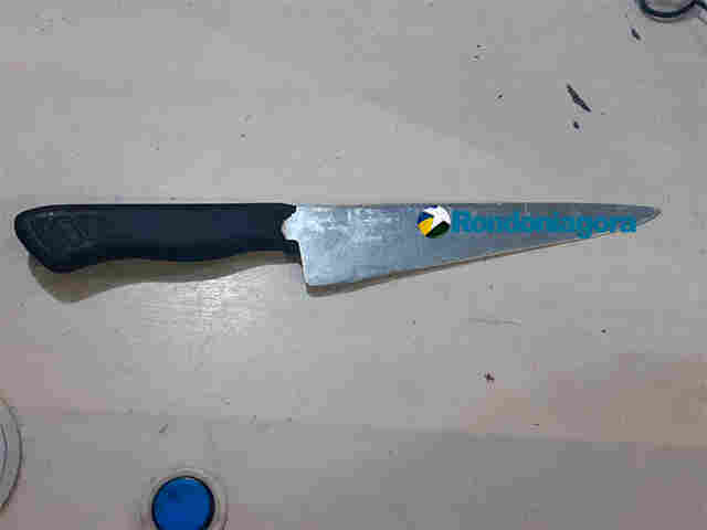 Flanelinha suspeito de intimidar motoristas é preso com faca