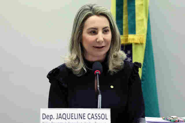 presidente da Câmara assegurou que Projeto de Lei que institui o Revalida será votado em uma semana