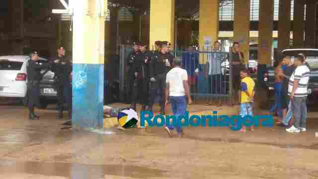 Homem é morto a facadas na região central da Capital