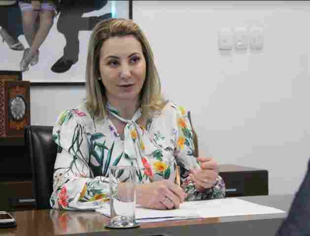 Deputada Jaqueline Cassol garante novos veículos para Emater