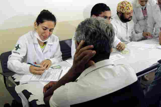 Agevisa lança o Dezembro Vermelho contra Aids, pedindo empenho de prefeitos e secretários municipais