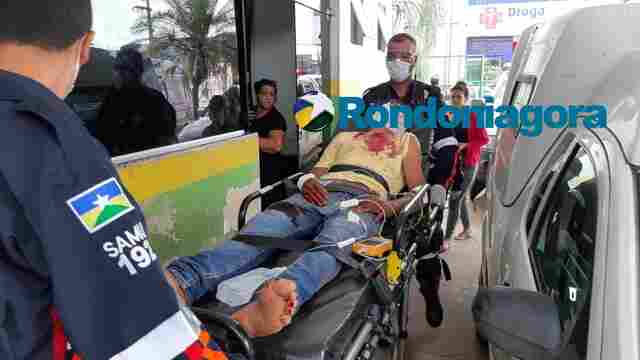 Homem leva facadas no pescoço durante ataque dentro da própria casa