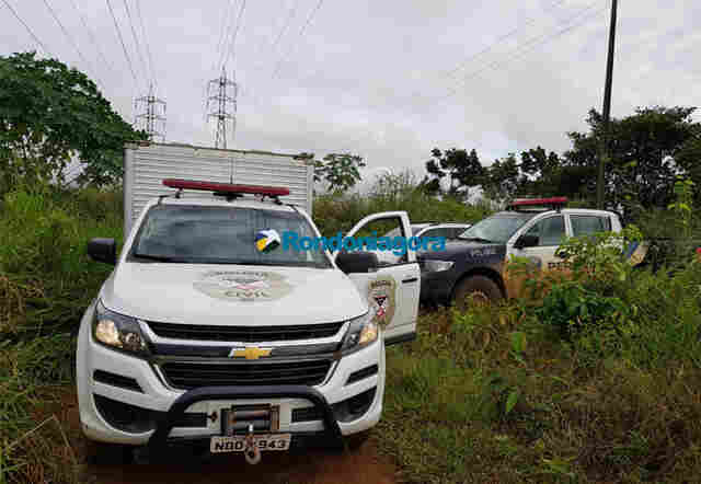 Populares encontram corpo de jovem acreano com várias facadas em distrito de Porto Velho