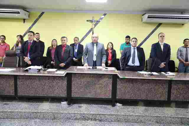 Câmara aprova orçamento para 2020 e gratificações a servidores da Prefeitura