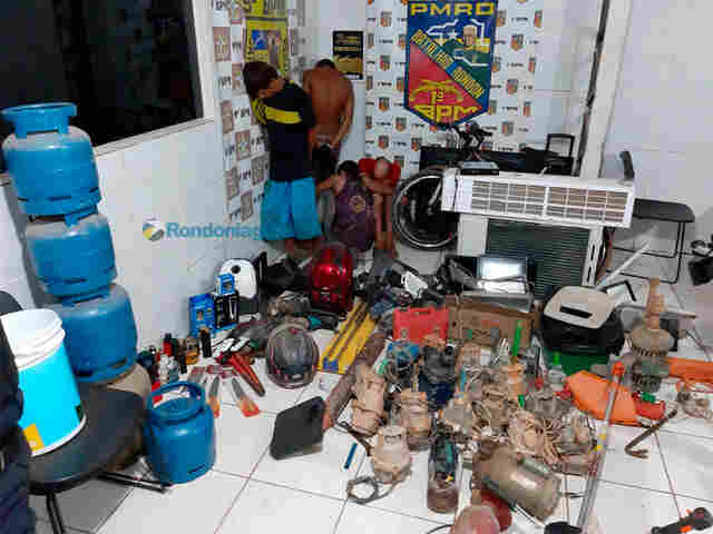 Vídeo: Em Porto Velho, Polícia prende quatro com produtos roubados e drogas