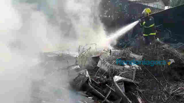 Vídeo: Fogos de artifício podem ter causado incêndio em residência na Zona Sul