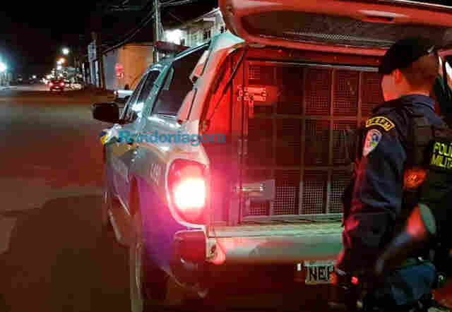 No aniversário da mãe, homem ataca o filho a facadas