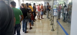 Supermercados fecham no dia 1º; veja funcionamento do comércio e órgãos públicos nesta terça e quarta