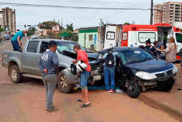 Mulher fica ferida em acidente na Avenida 7 de Setembro