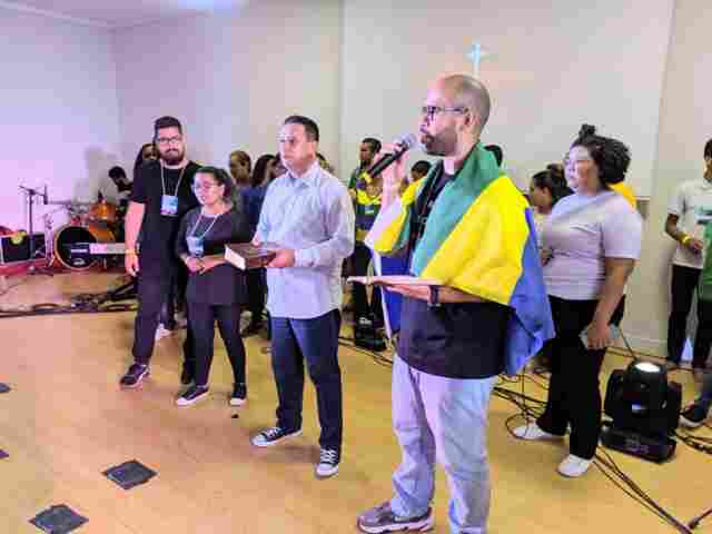 Edesio Fernandes participa de evento cristão com jovens de diversas igrejas evangélicas