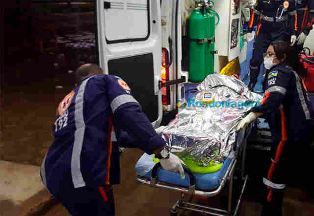 Homem é convidado a dormir com a namorada e acaba esfaqueado