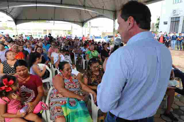 Prefeitura destrava processos antigos e entrega mais 300 escrituras em Porto Velho