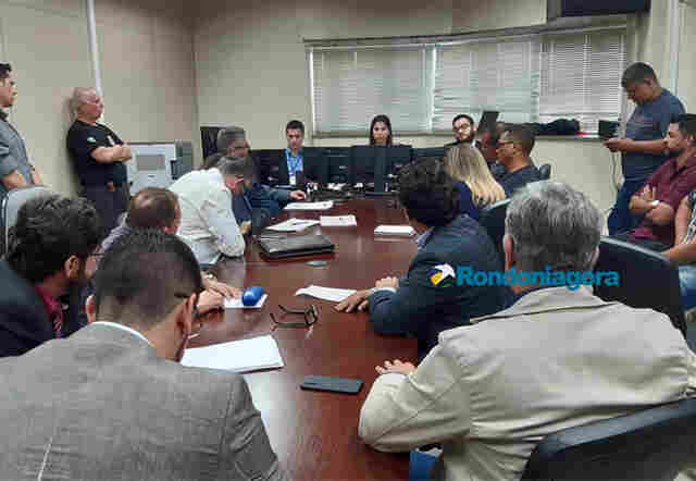 Decisão sobre greve no transporte coletivo fica para esta quinta-feira