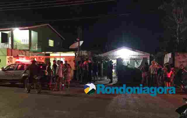 Homem mata mulher a facadas e tenta suicídio em Porto Velho