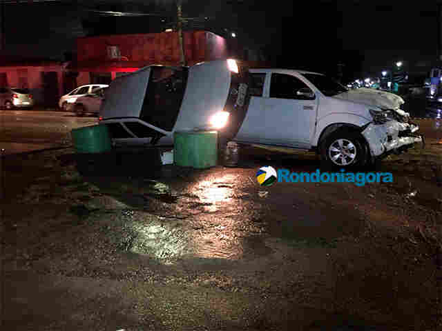 Motorista invade preferencial e causa acidente na região central de Porto Velho