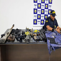 PRF apreende arsenal de guerra e prende dois em Ji-Paraná