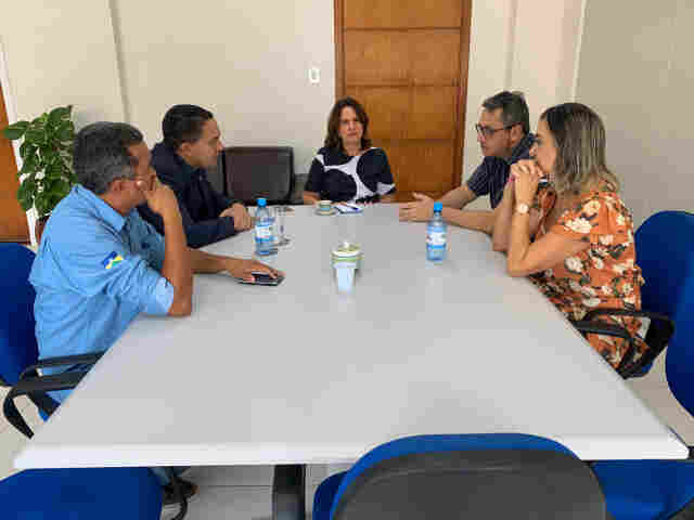 Deputado Eyder Brasil se reúne com a Secretária Municipal de Saúde da Capital