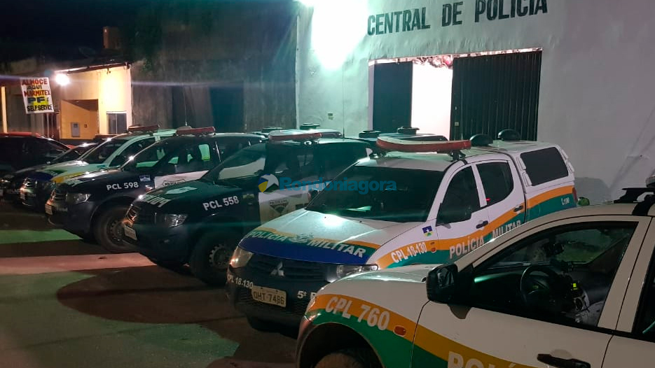Filha agride a mãe por causa de celular