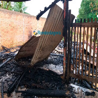 Incêndio destrói casa dos pais de jovem assassinado na Capital