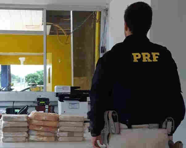 PRF apreende quase 18 quilos de drogas no interior