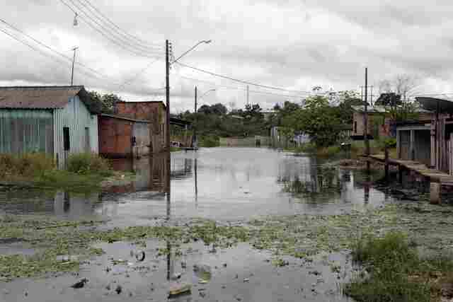 Menino de 10 anos morre afogado em área alagada no bairro São Sebastiao