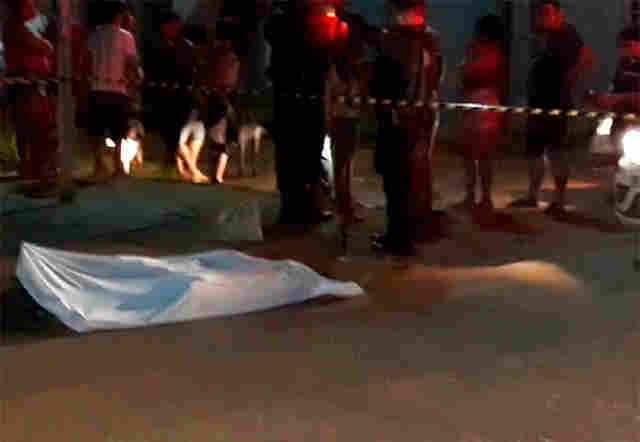 Adolescente mata homem a facadas por causa de mulher