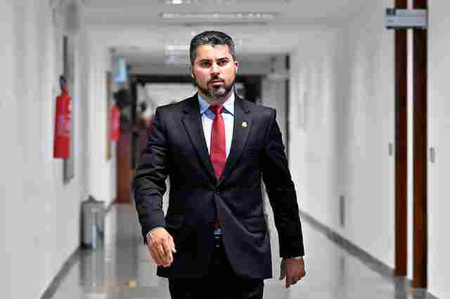 Governo cumpre acordo e revoga artigo que impedia o enquadramento de servidores